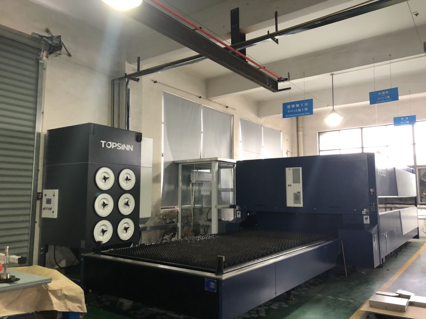 6000瓦高功率光纖激光切割機(jī)